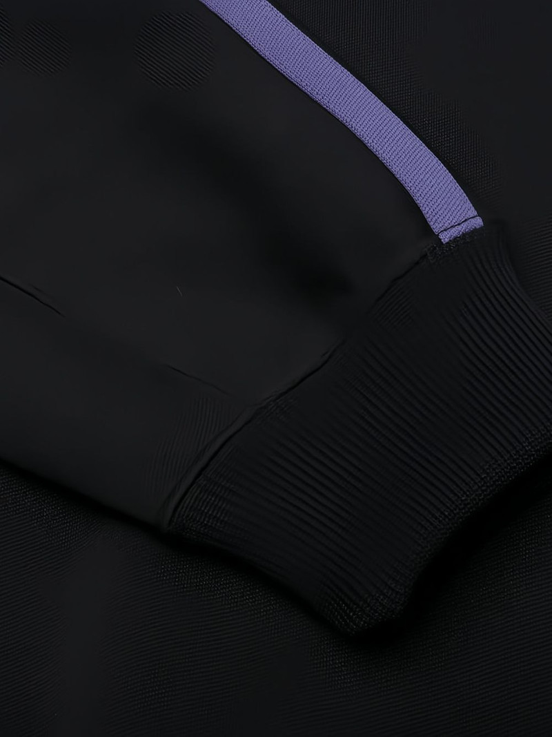 zip-up sweatshirt 5