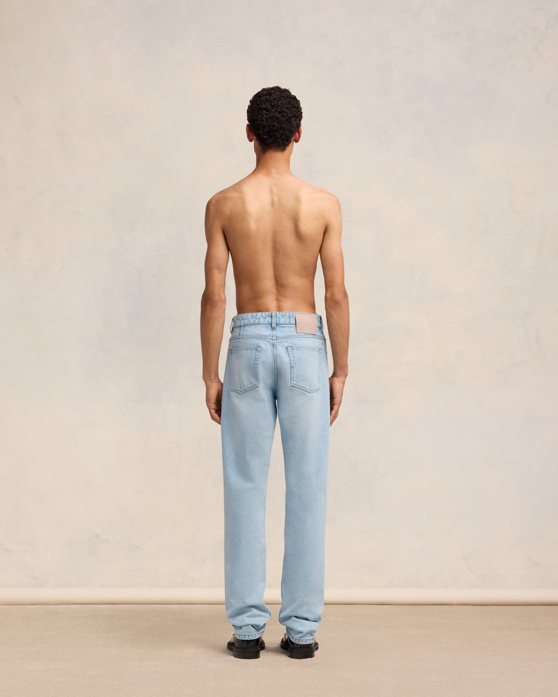 CLASSIC FIT JEANS - 4