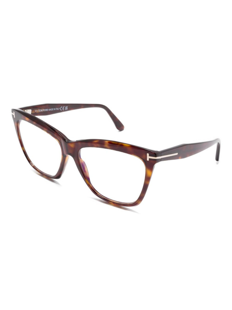 TOM FORD cat-eye glasses outlook