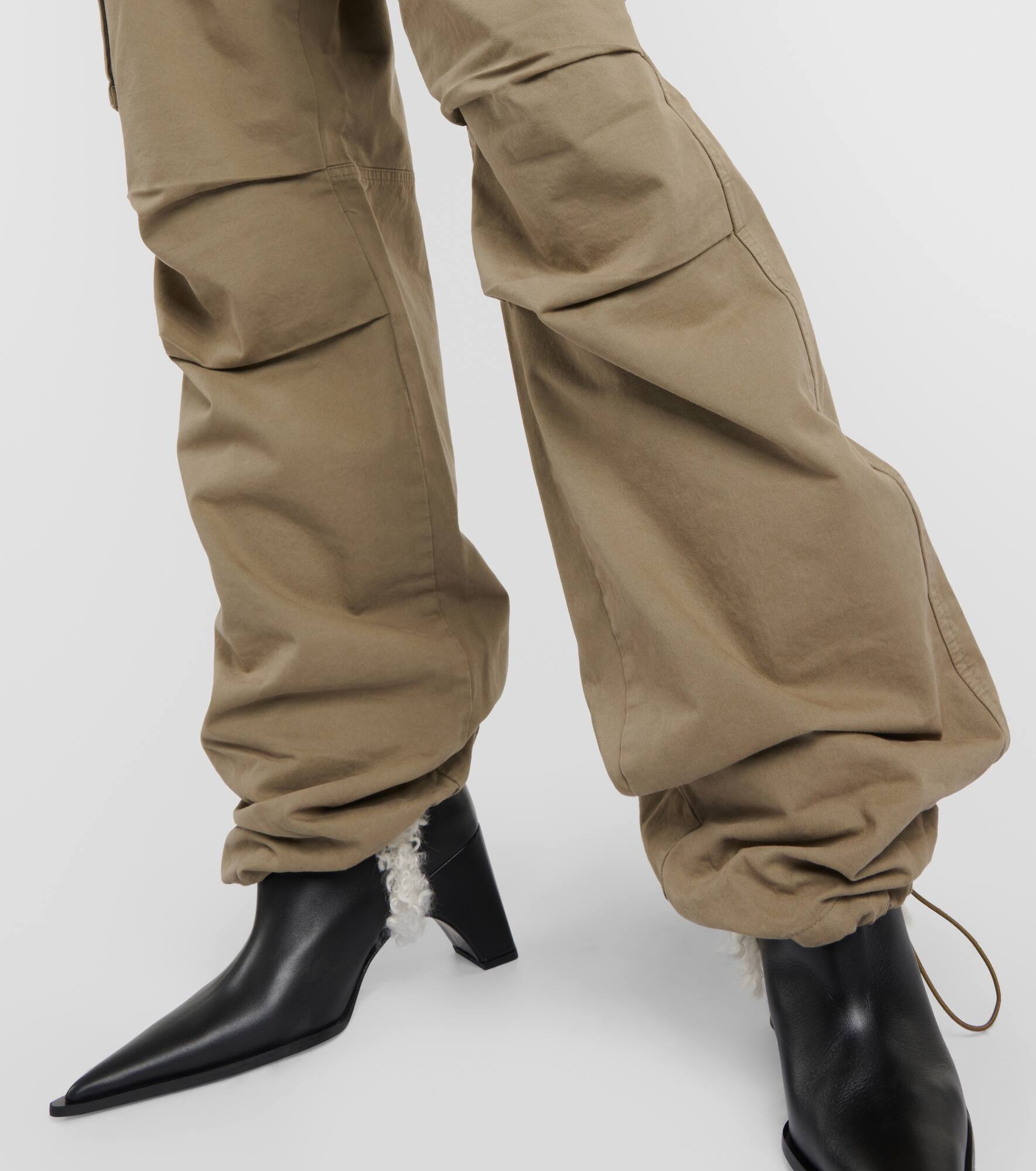 Wide-leg cotton cargo pants - 6