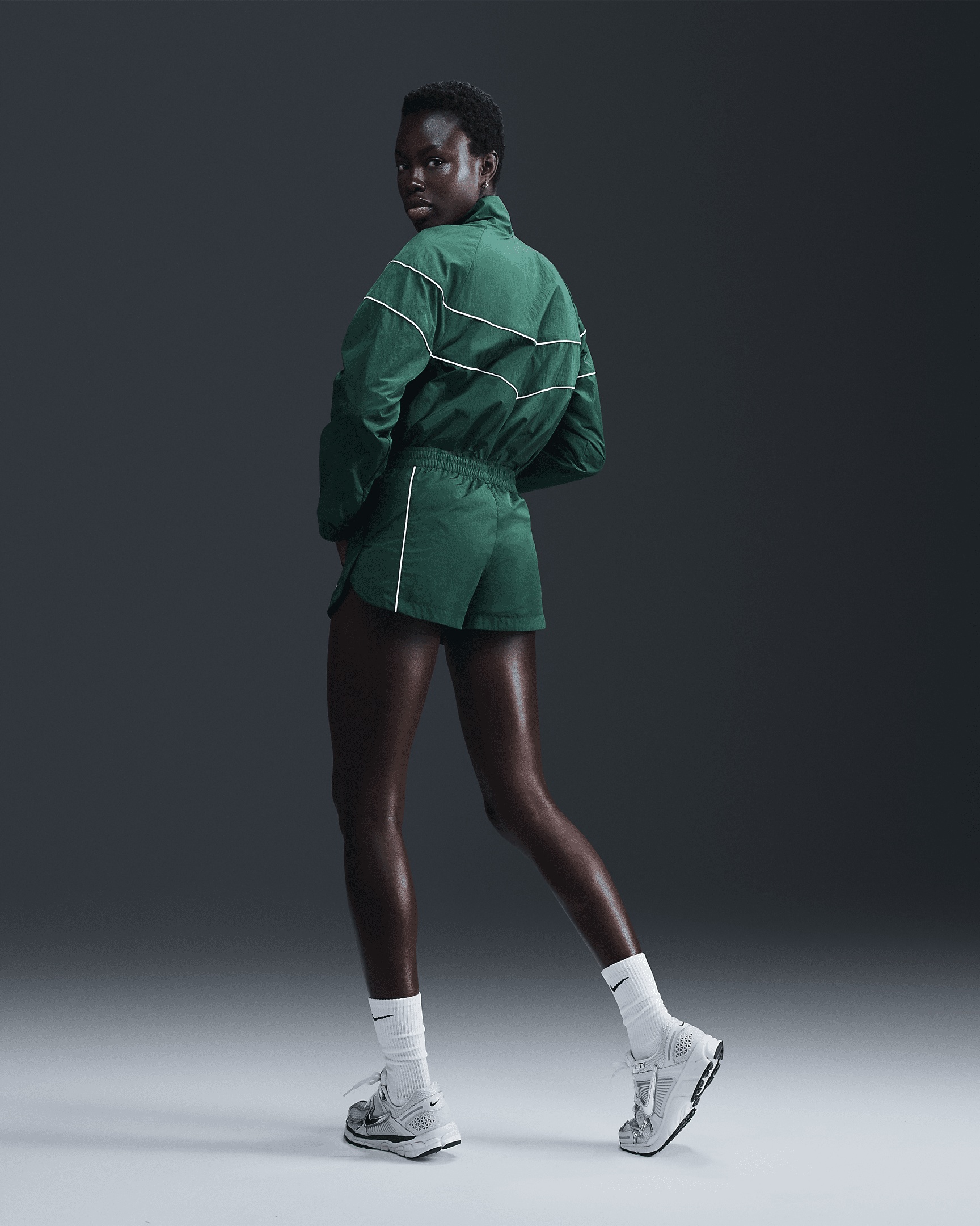 Nike Windrunner Women's Loose UV Woven Full-Zip Jacket - 5