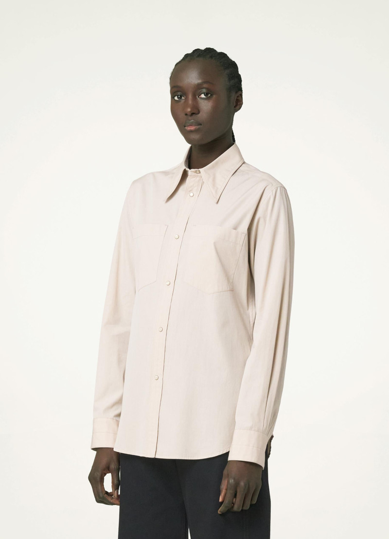Lemaire POINTED COLLAR SHIRT WITH SNAPS
COTTON SILK POPLIN outlook