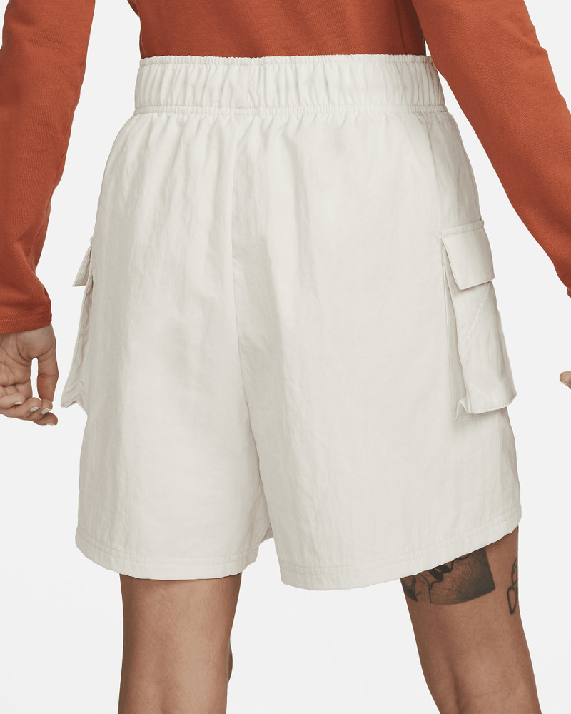 Nike Sportswear Essential Women's Woven High-Rise Shorts 3