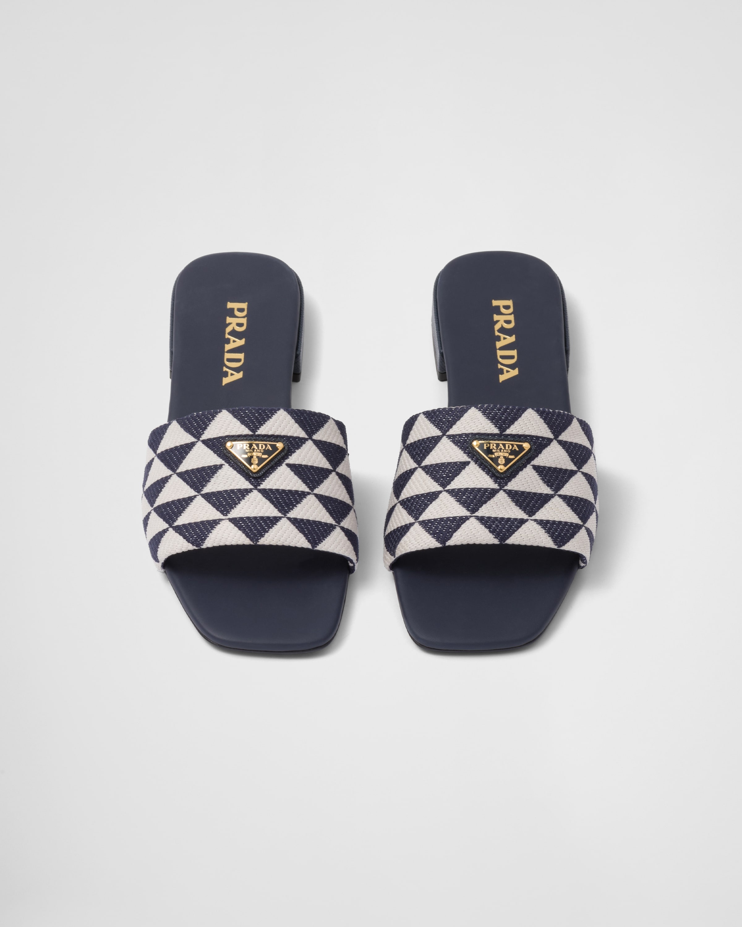Embroidered fabric slides - 4