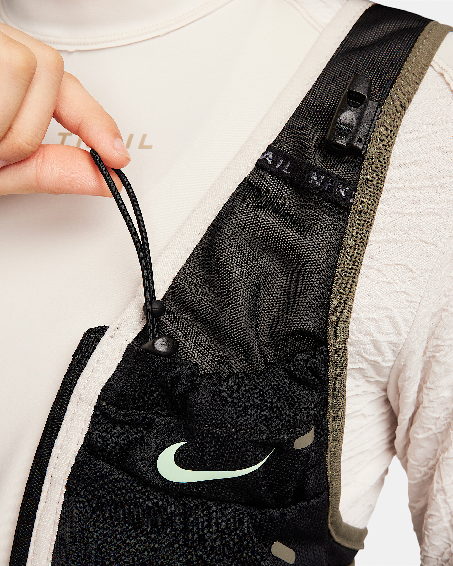 Nike Trail 2.0 Women's Running Vest - 4