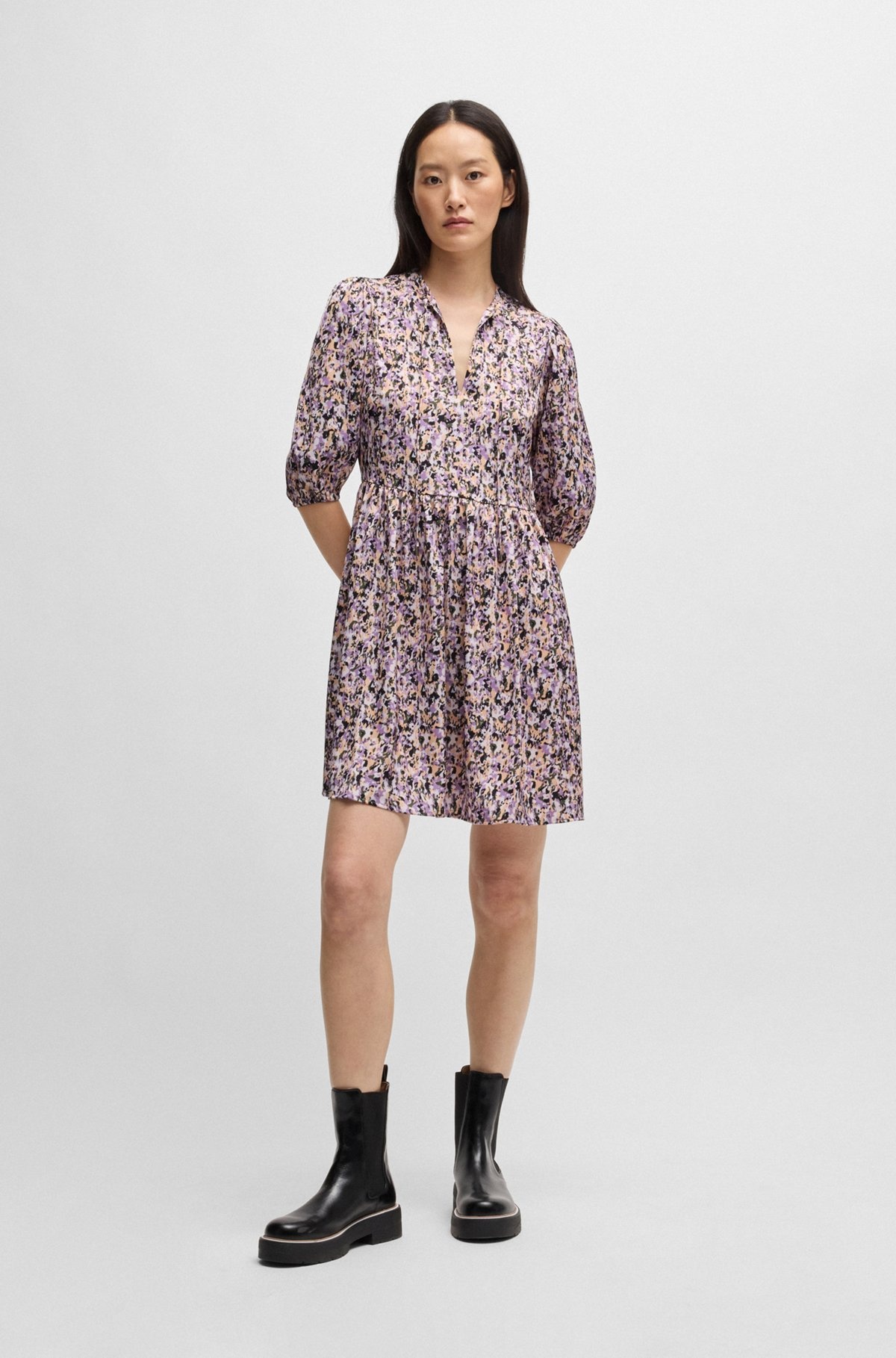 CROPPED-SLEEVE DRESS IN HAMMERED SATIN WITH SEASONAL PRINT - 3