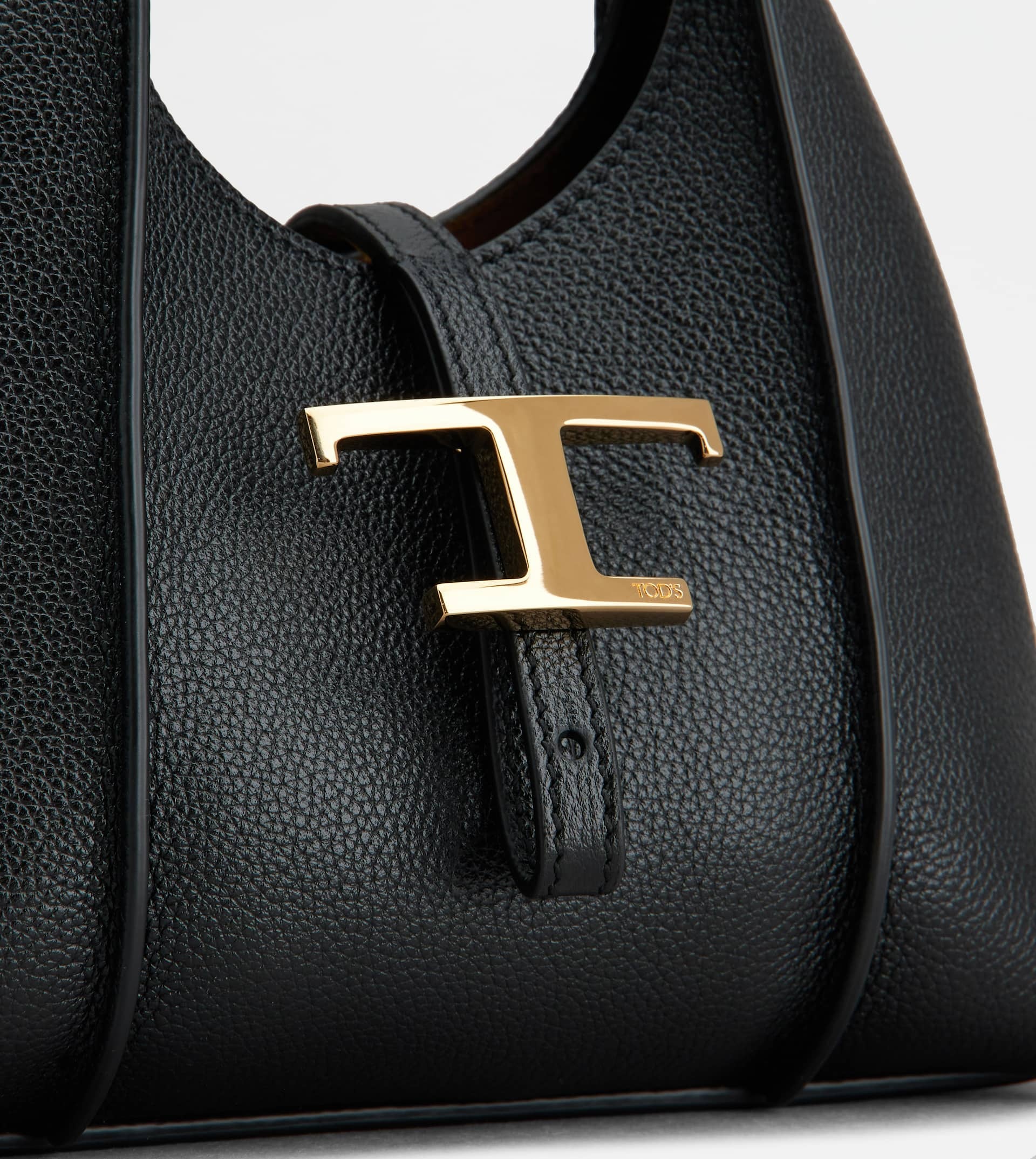 T TIMELESS HOBO BAG IN LEATHER MICRO - BLACK 4