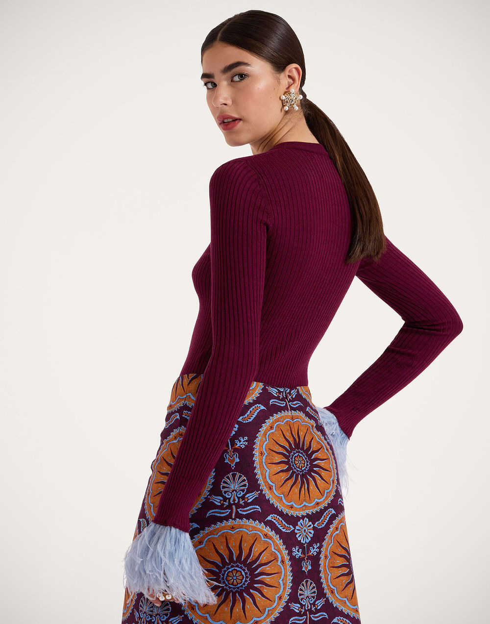 V-Neck High Kick Top - 5