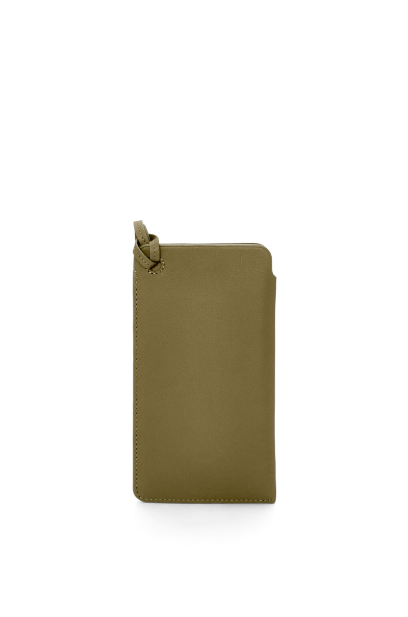 Loop pouch in classic calfskin 3