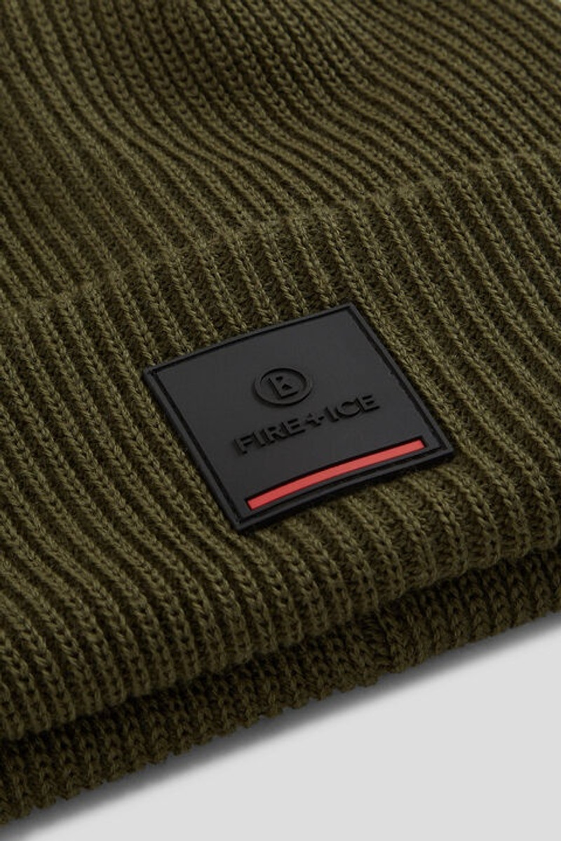 Tarek Knit hat in Olive green 3