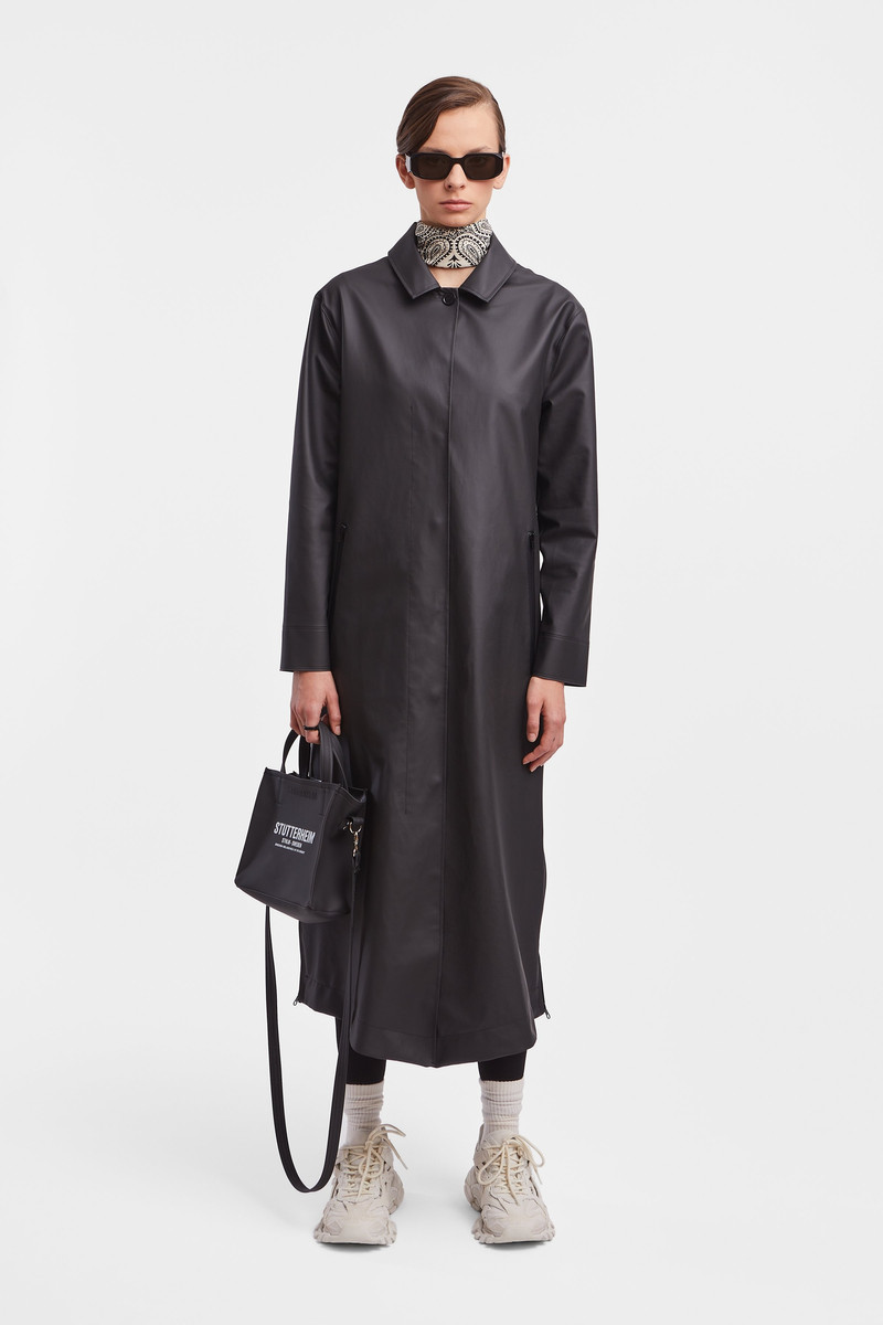 Stutterheim Hornstull Long Raincoat Black outlook