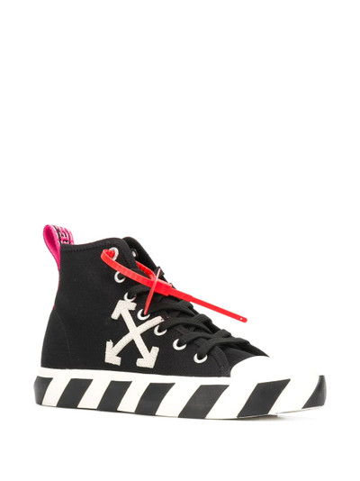 Off-White Arrow stripe sneakers outlook