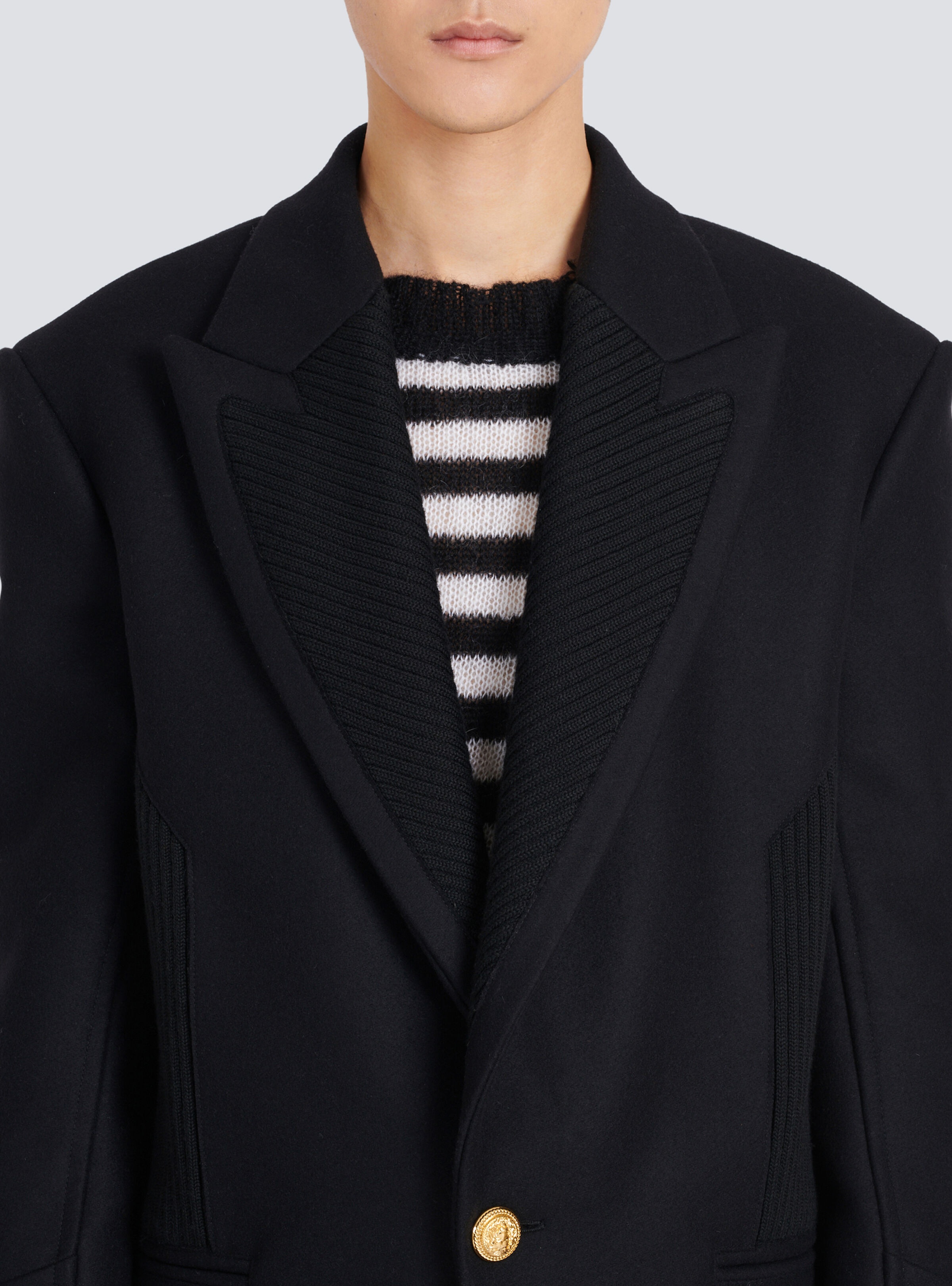 Long wool coat with monogram-patterned collar and lining - 8
