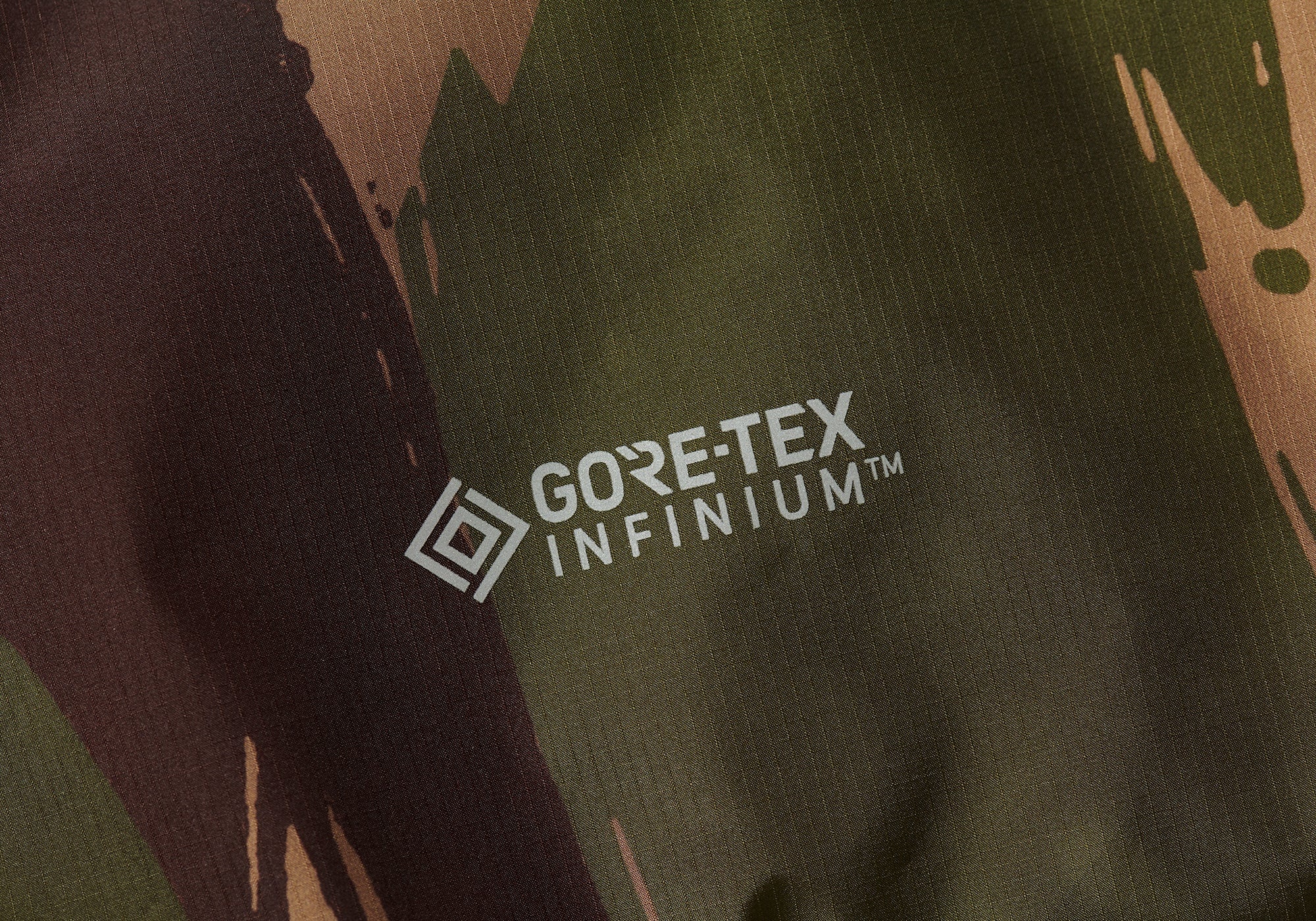 GORE-TEX INFINIUM LOFT JACKET CAMO - 12