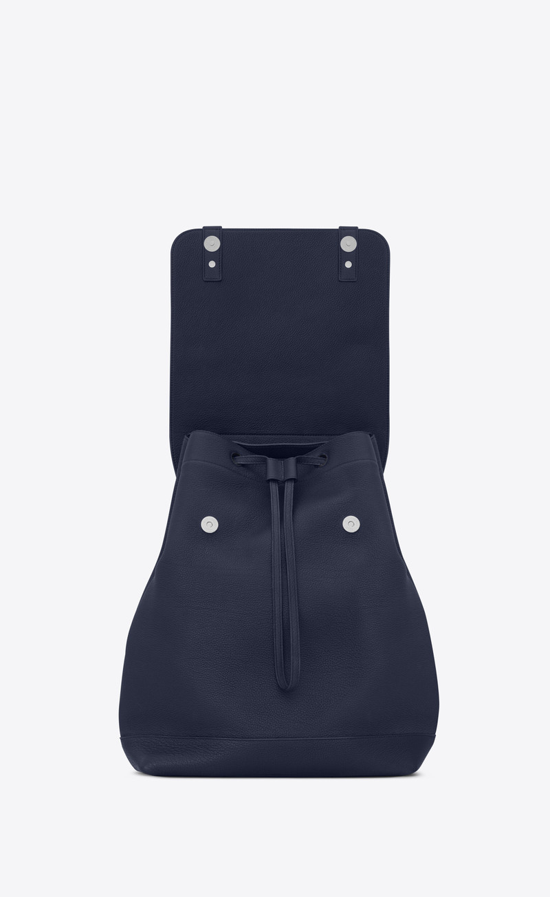 sac de jour backpack in grained leather 4