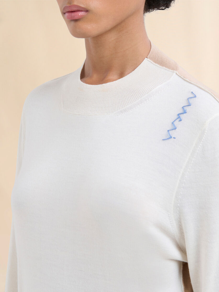 WHITE CREW NECK KNITTED JUMPER WITH CONTRASTING BACK PANEL - 4