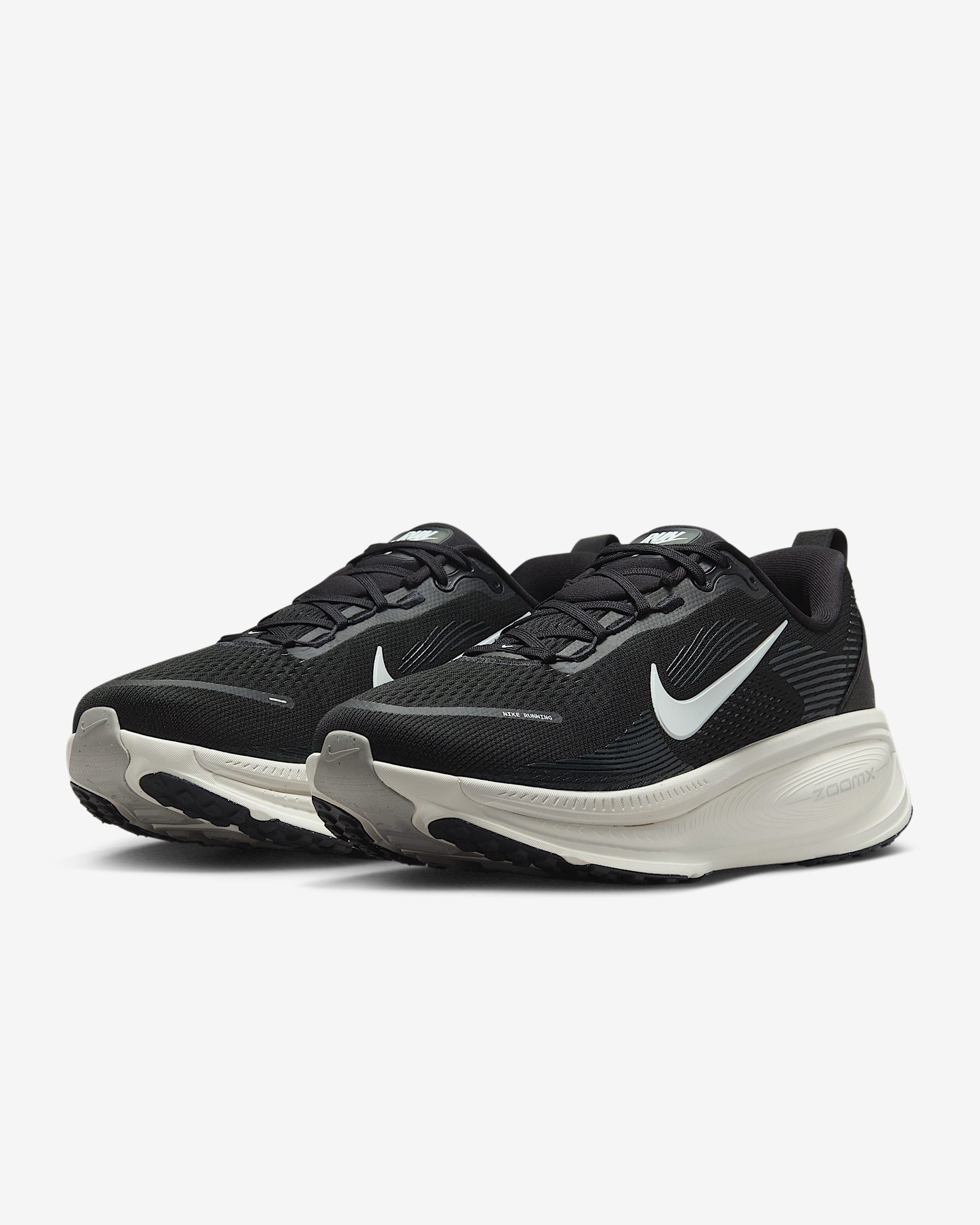 Nike Vomero 18 Men's Road Running Shoes (Wide) - 5