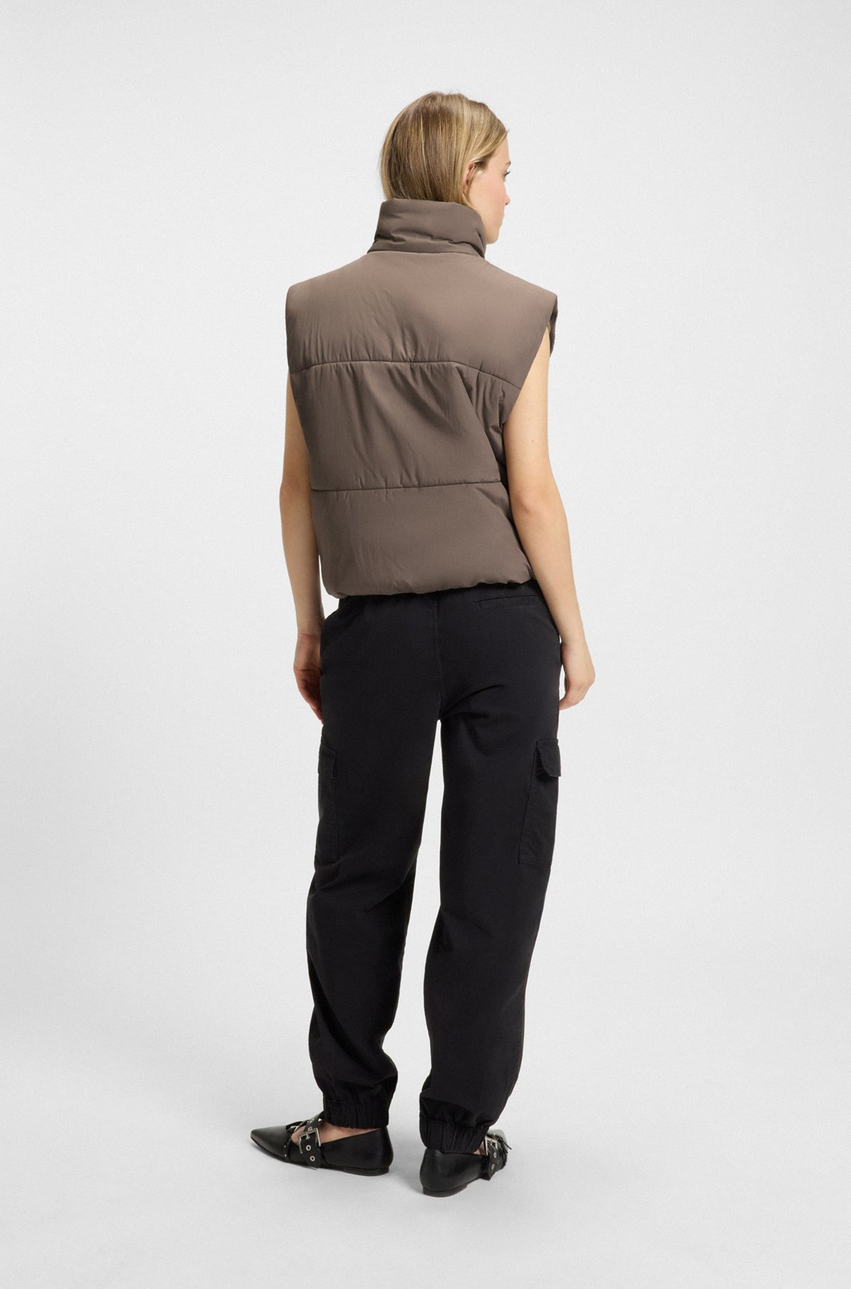 WATER-REPELLENT GILET WITH SILICONE HUGO BADGE - 4