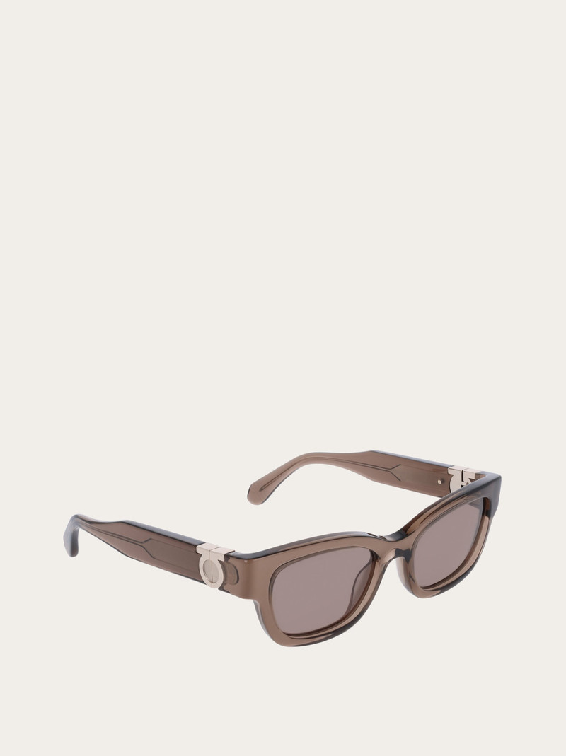 FERRAGAMO Sunglasses outlook