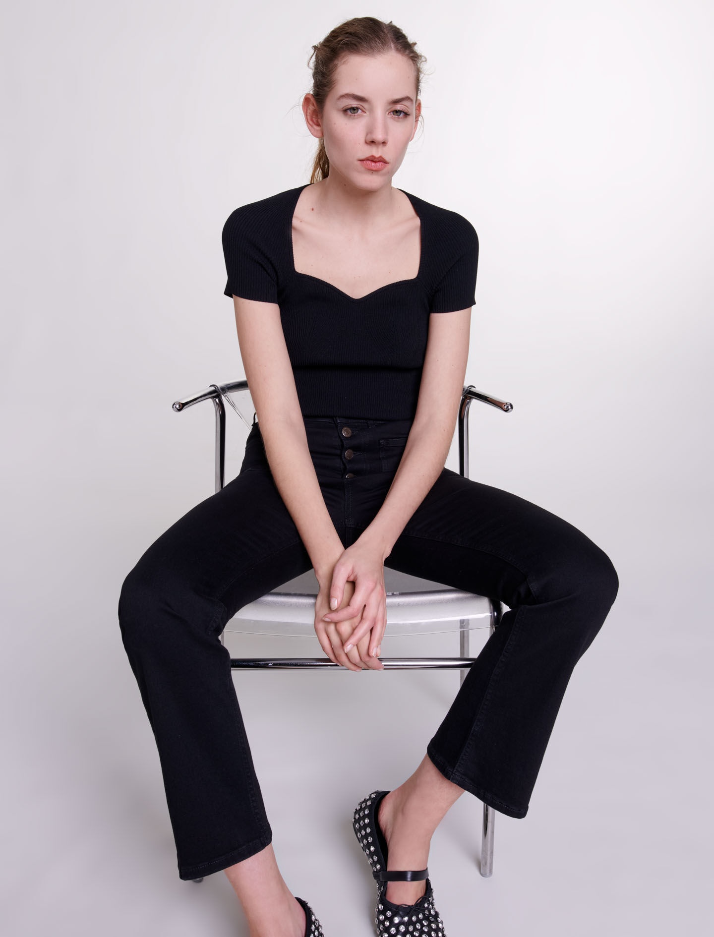 Jeans with pockets, flared at the bottom - 7