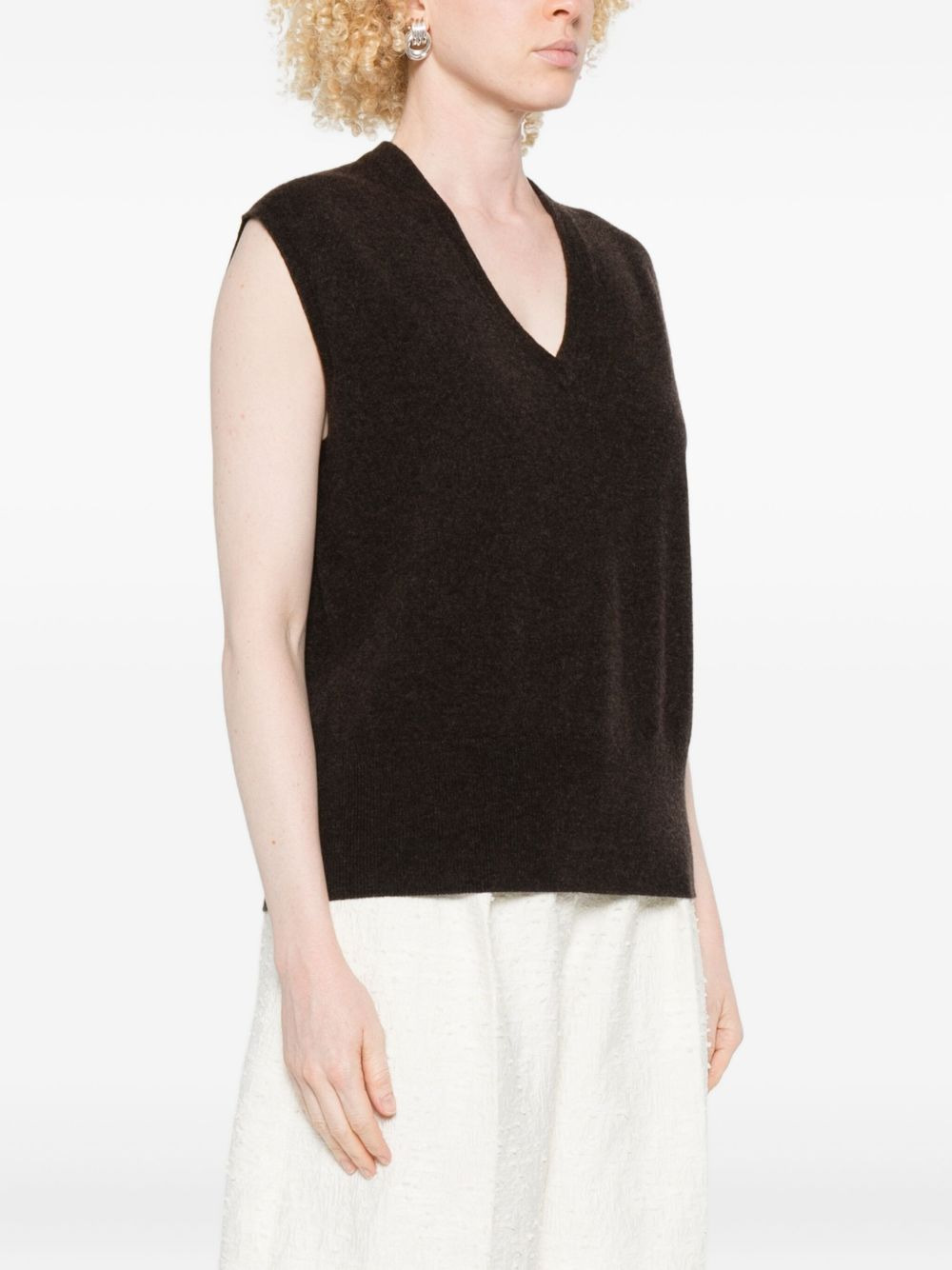 V-neck sleeveless pullover - 3