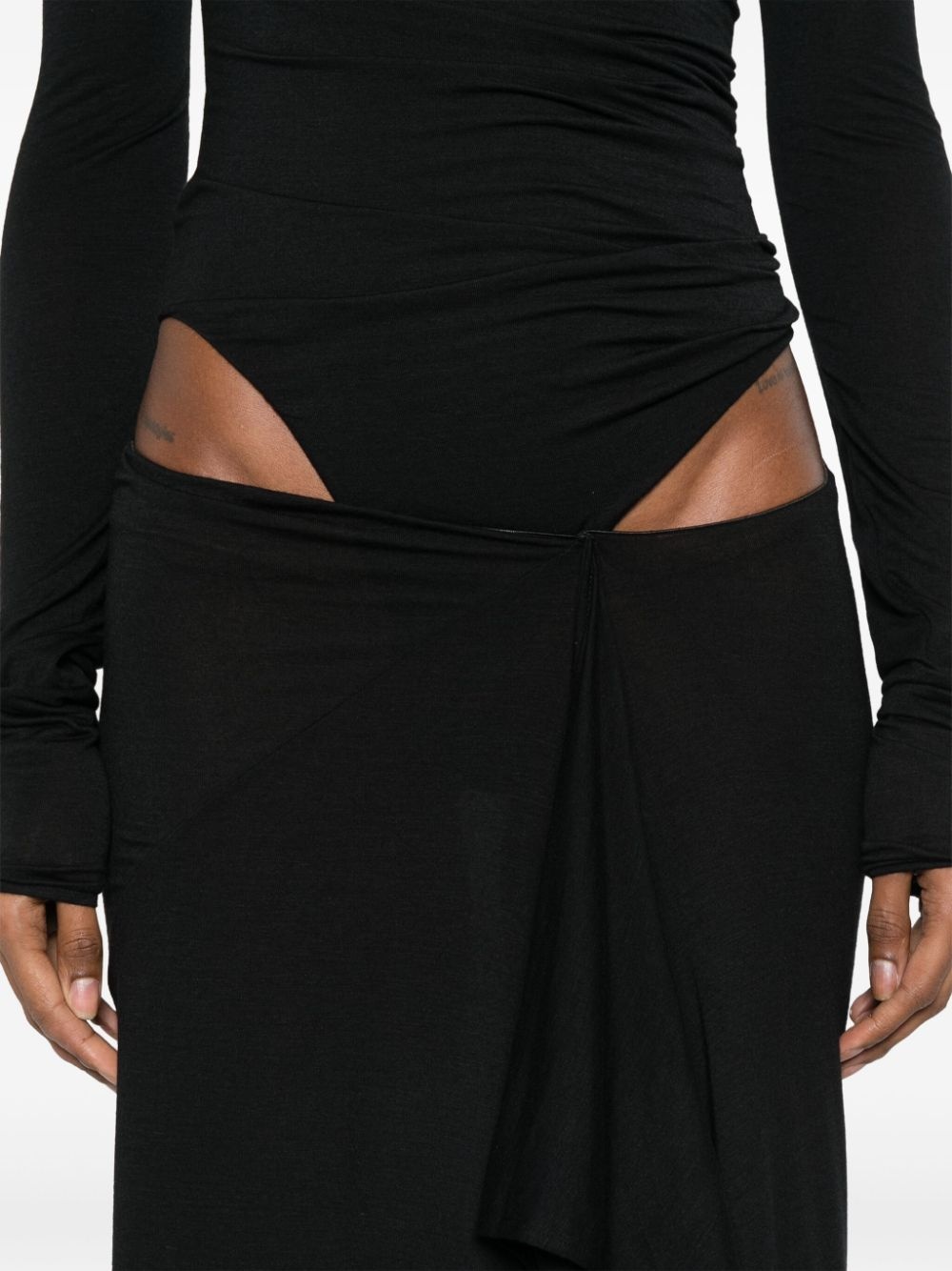 cut out-detail maxi dress - 5