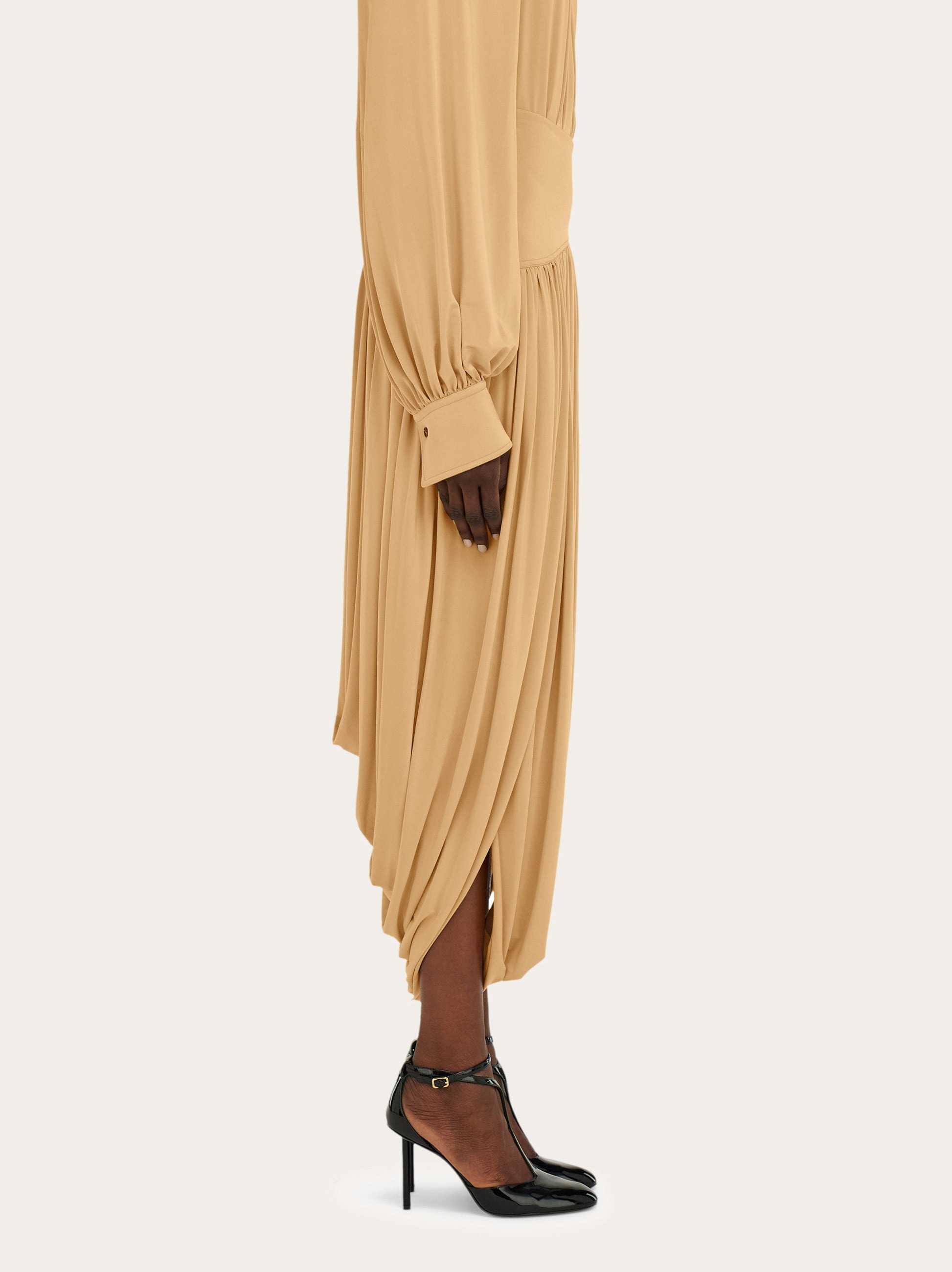 Skirt with Basque detail - 3