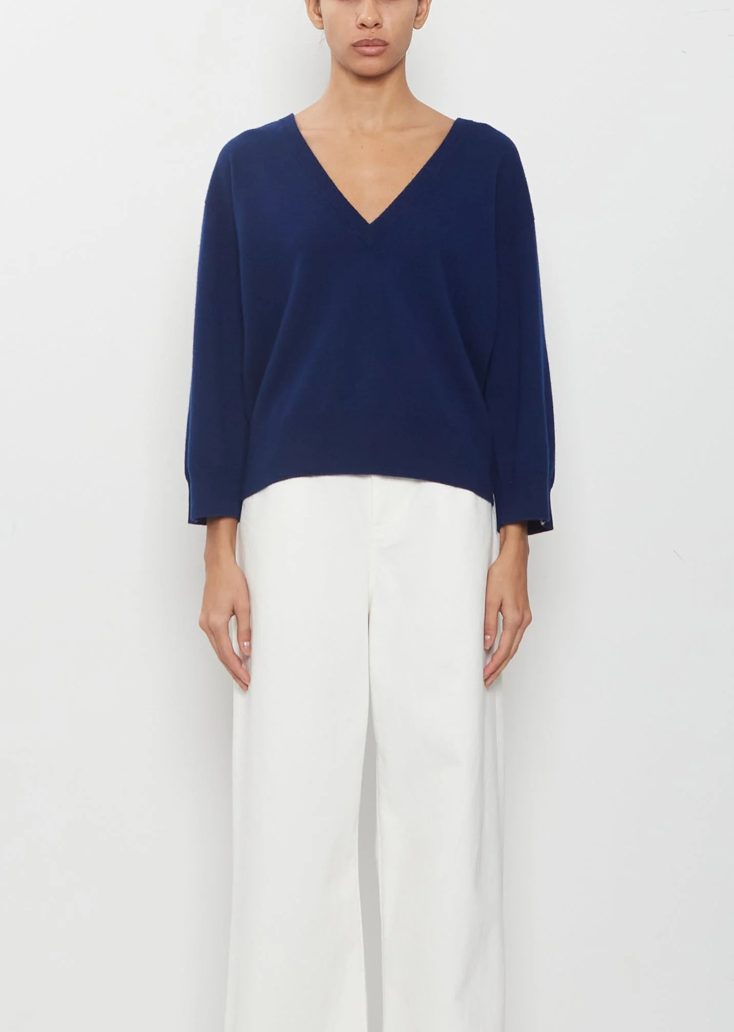 n°491 Pearl V-Neck Sweater — Midnight - 1