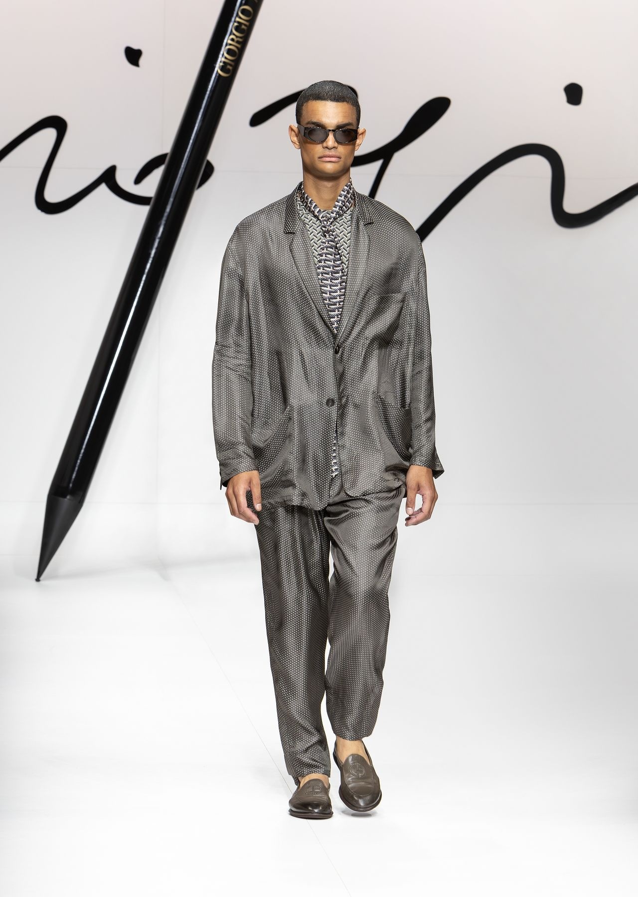 ASV viscose-blend jacquard trousers with darts - 6