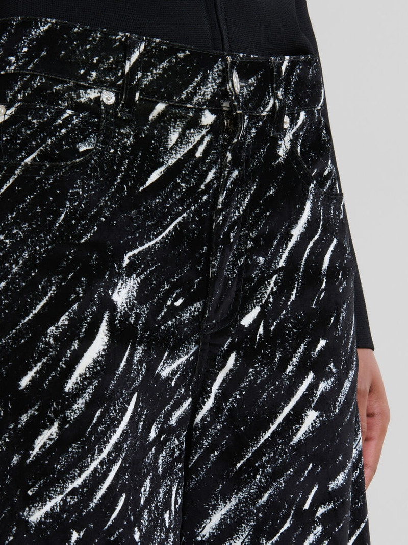 BLACK FLOCKED LOOSE JEANS WITH CRAYON PRINT 4