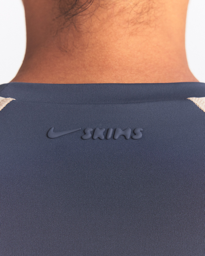 NikeSKIMS Matte Shine Mix Women's Short-Sleeve Crop Top 3