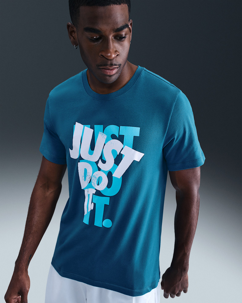Nike Sportswear Men's T-Shirt 1