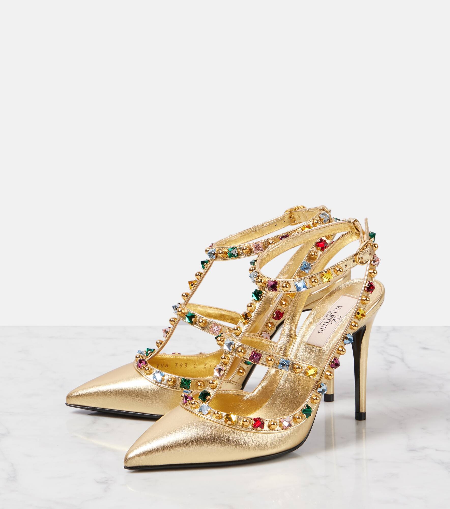 Rockstud 100 embellished leather pumps - 4