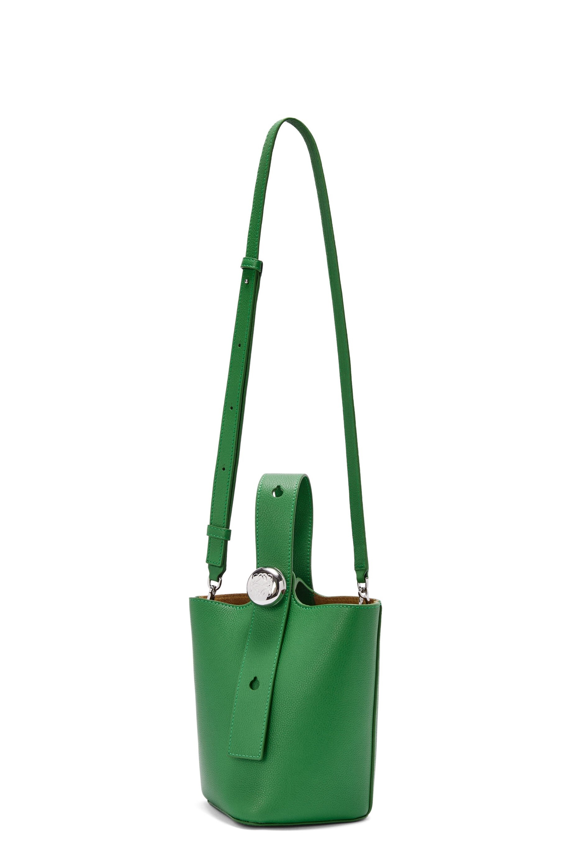 Mini Pebble bucket in soft grained calfskin - 5
