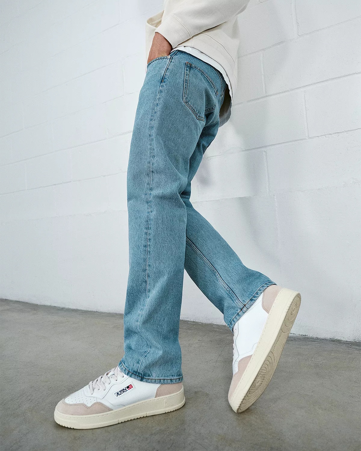 Men's Medalist Leather Low Top Sneakers - 2