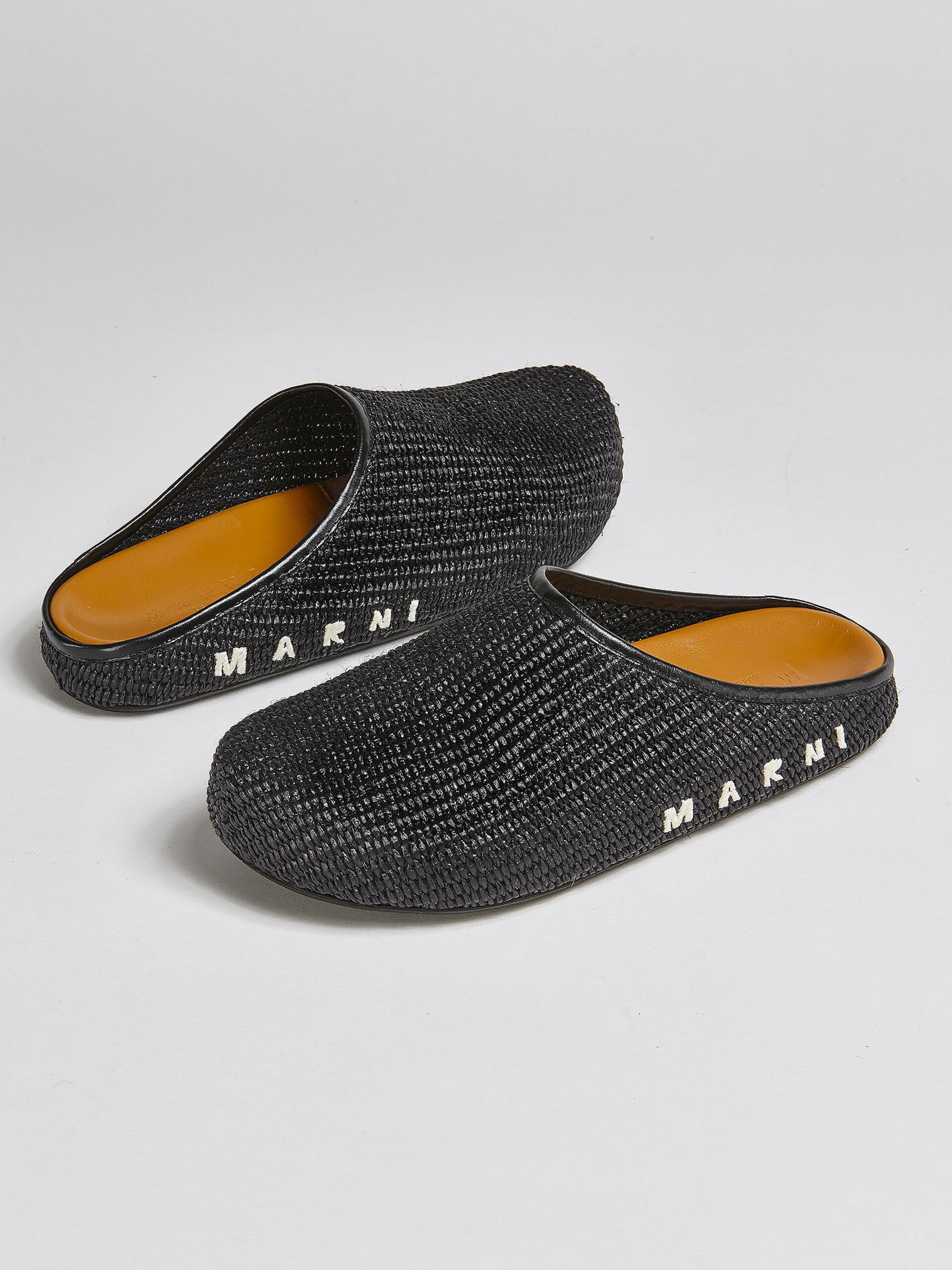 BLACK RAFFIA AND LEATHER FUSSBETT SABOT - 5
