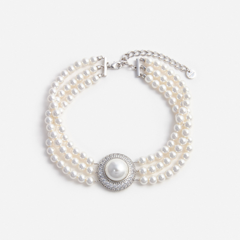 Small Crystal Pearl Choker 1