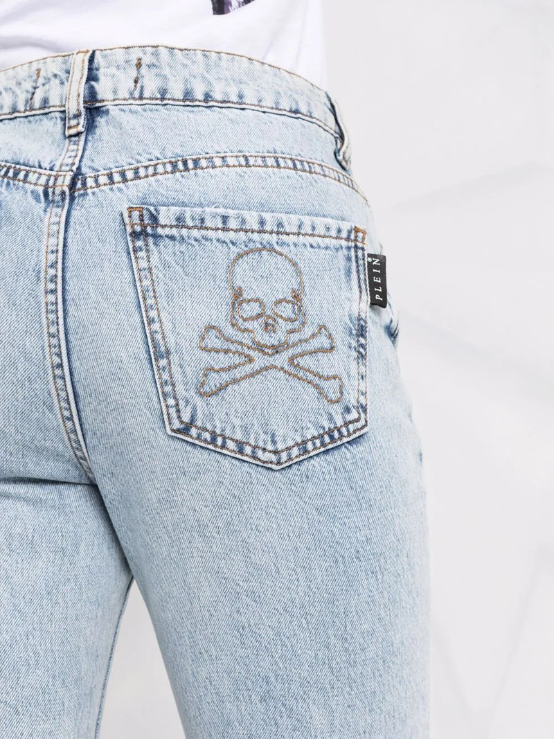 high-waisted flared jeans 3
