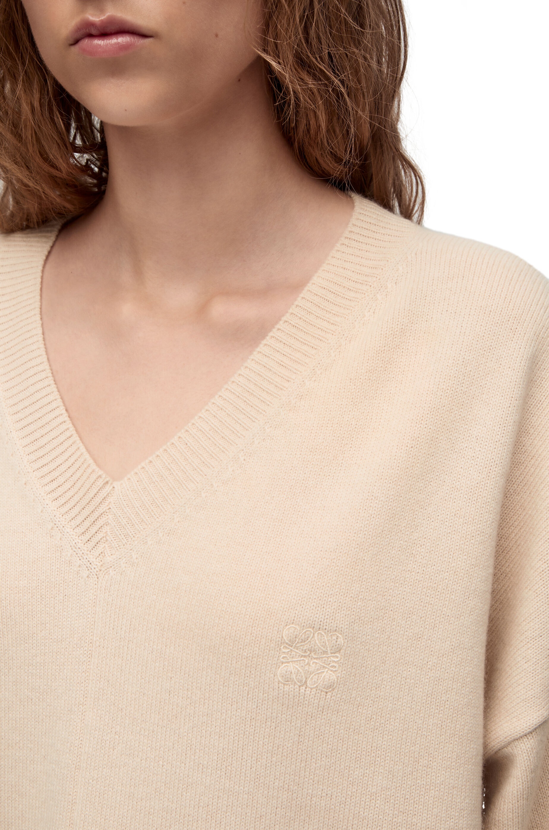 Asymmetric V-neck sweater in cashmere - 5