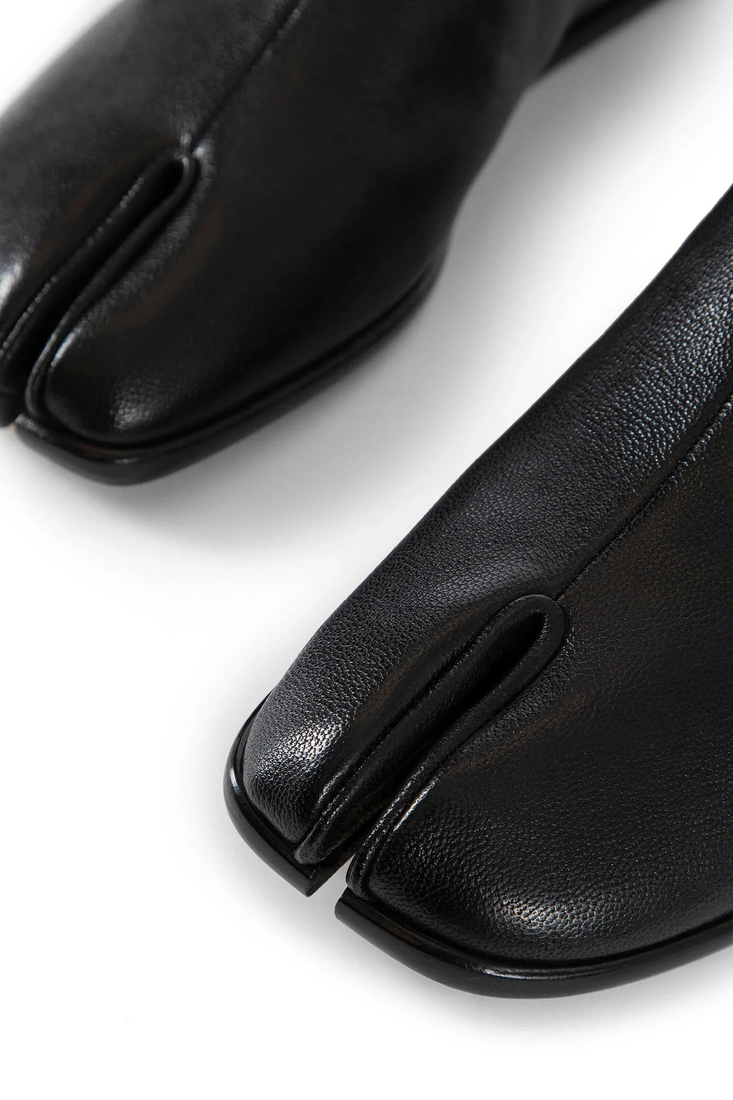 MAISON MARGIELA MAN BLACK LOAFERS - 6