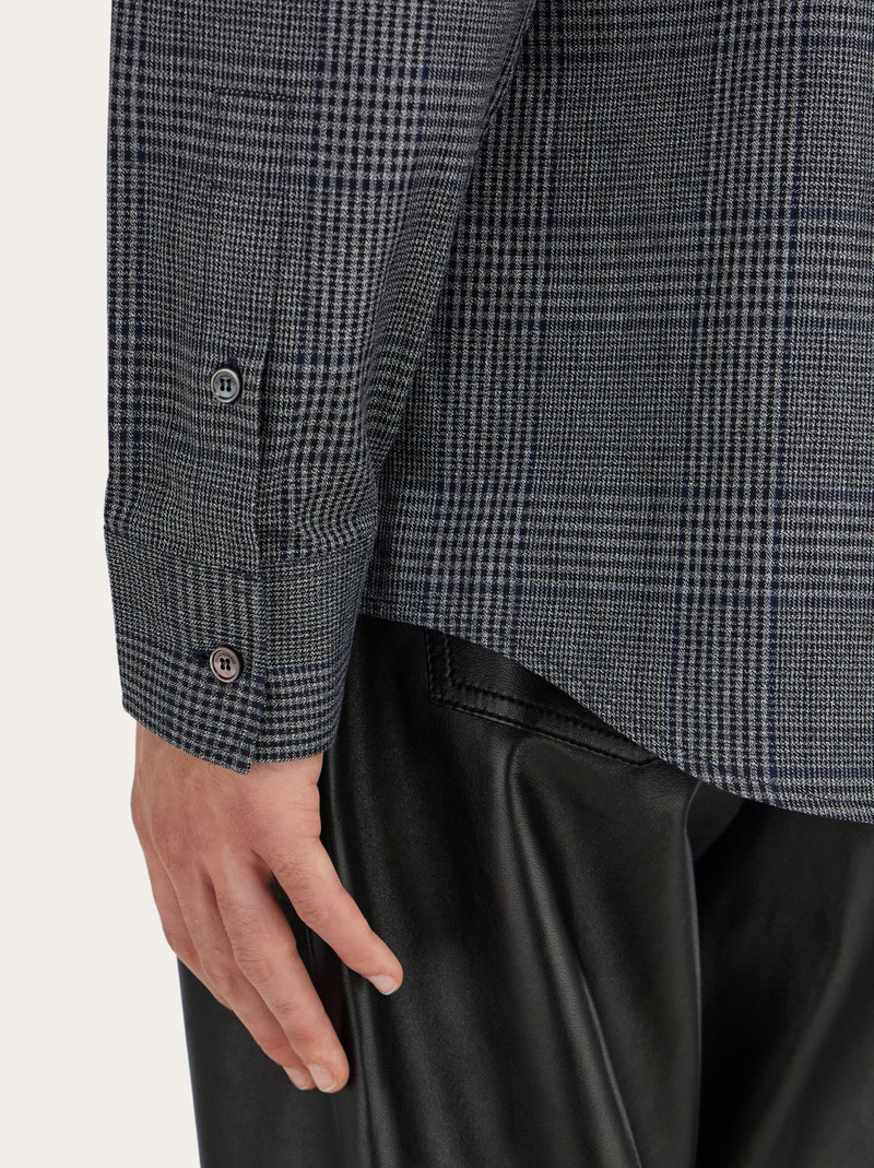 Checked shirt 6