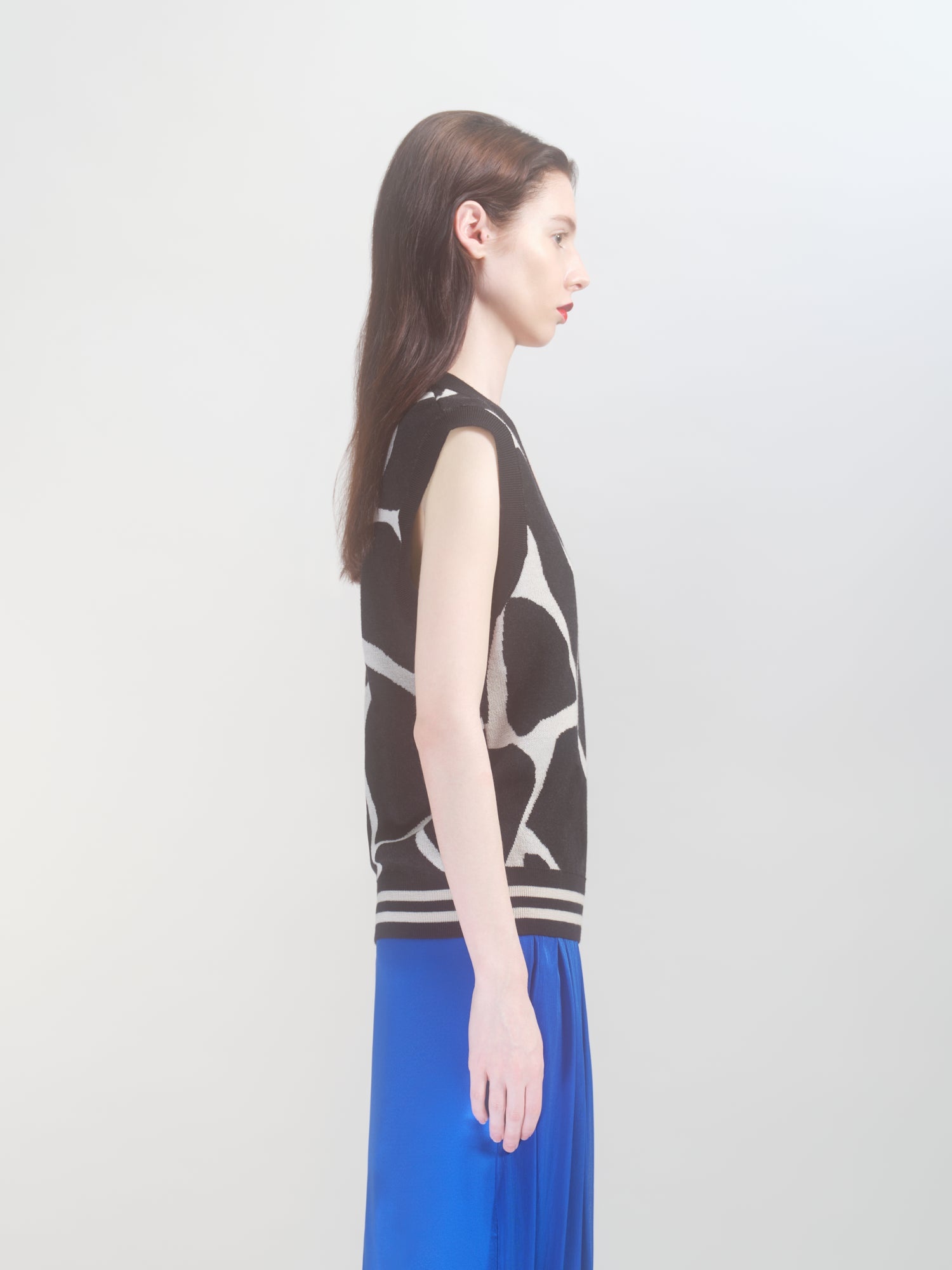 KNIT SLEEVELESS TOP - 3
