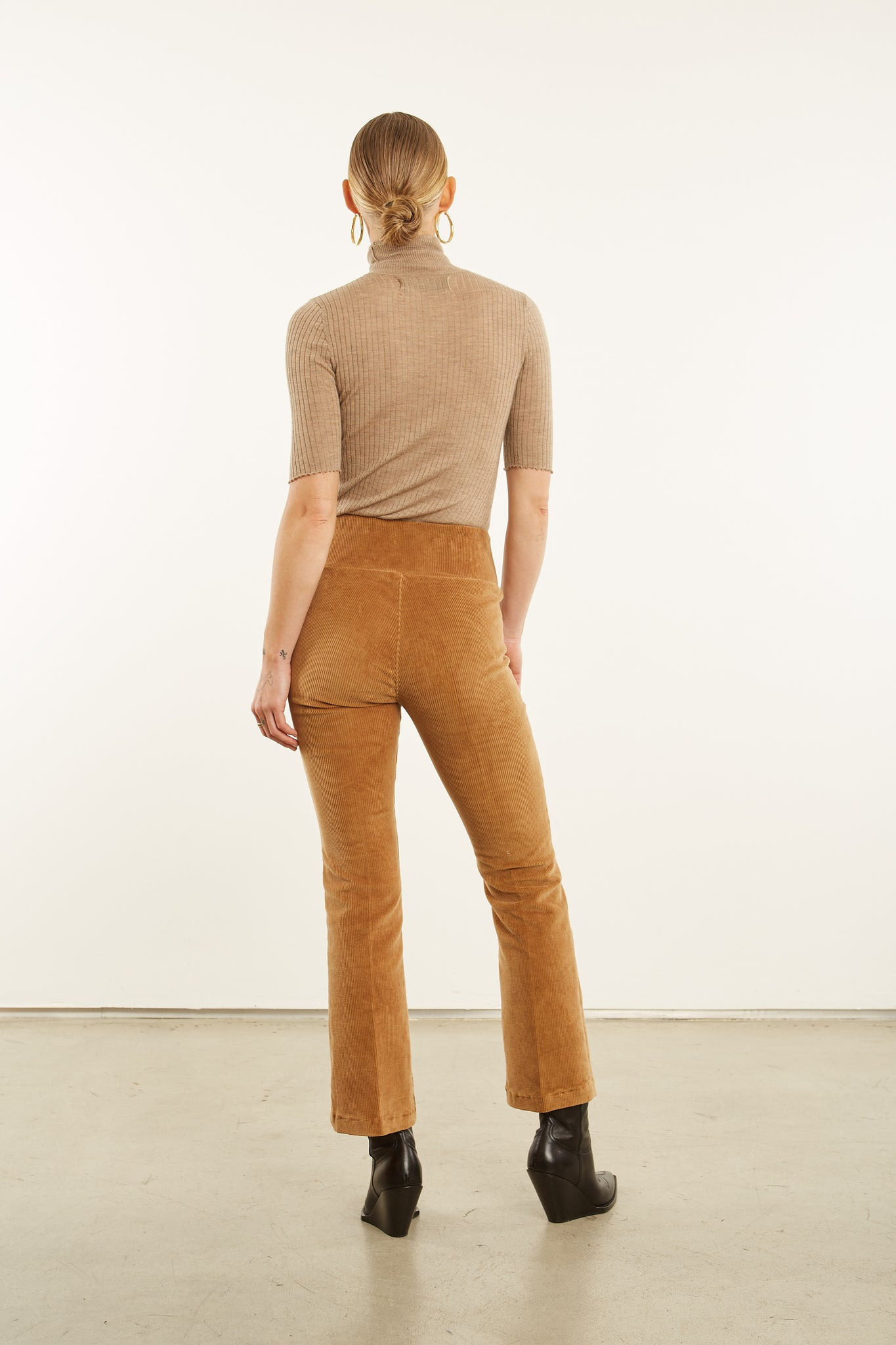 CAMEL CORDUROY ANKLE FLARE PANTS - 4