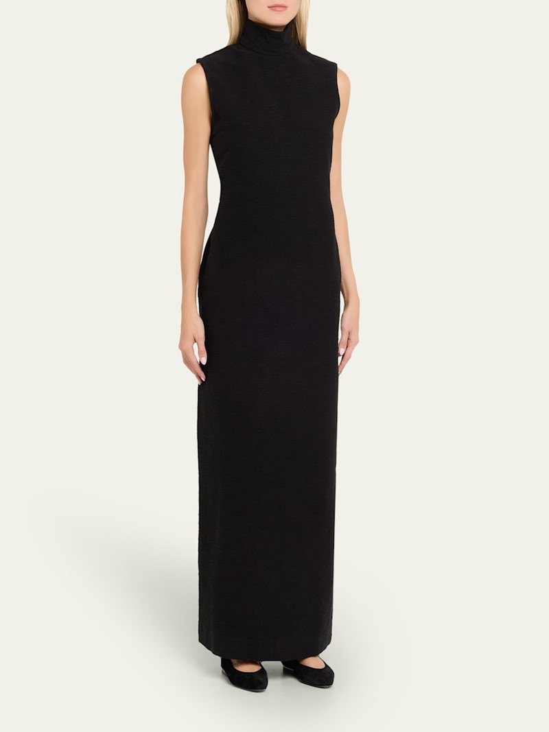 The Sleeveless Turtleneck Dress 4