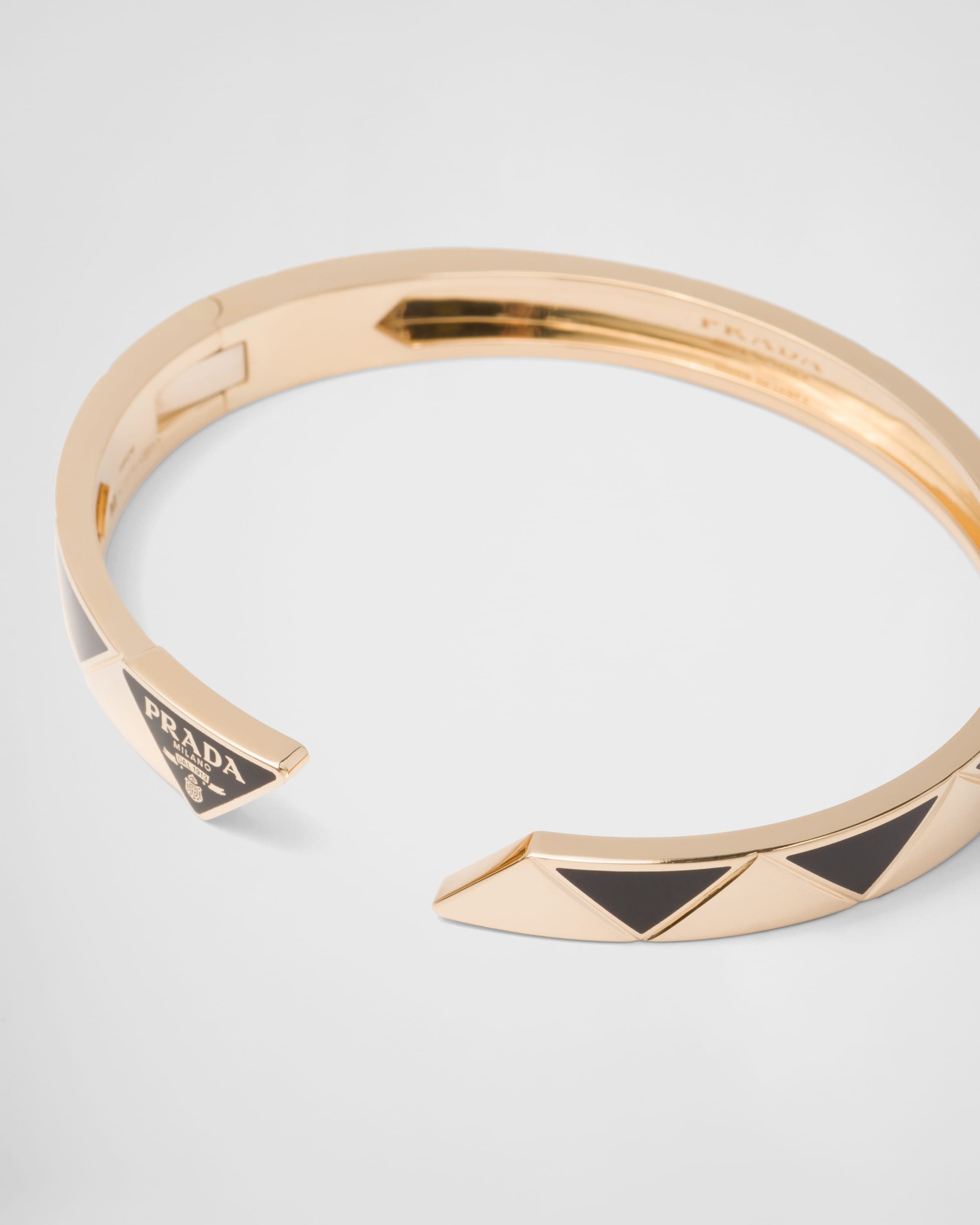 Eternal Gold bangle bracelet in yellow gold with ceramic elements - 2