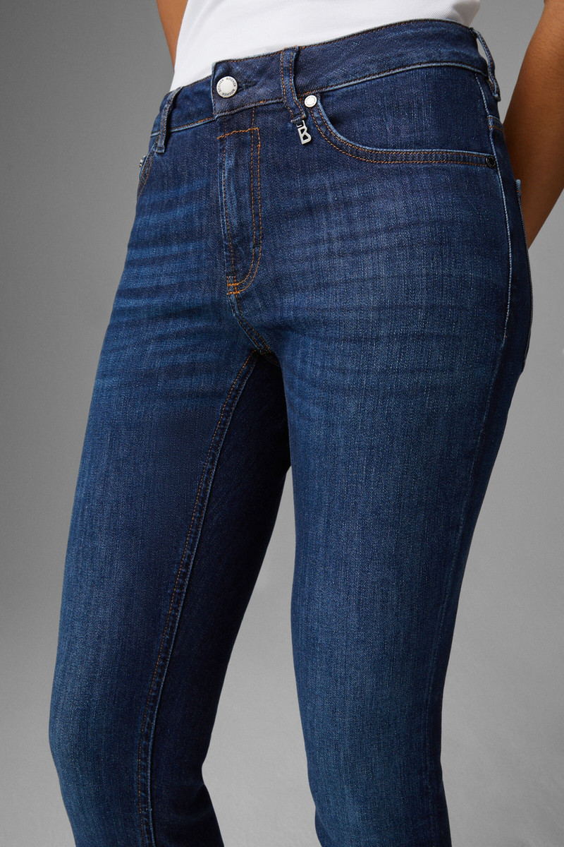 Bridget Girlfriend Fit Jeans in Dark denim blue 6