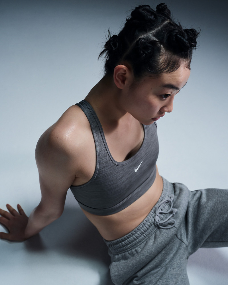 Nike Nike Swoosh Light Support Women's Non-Padded Sports Bra outlook