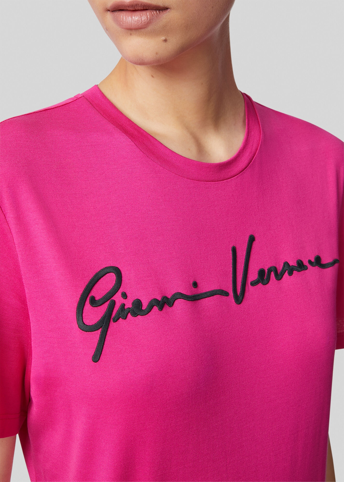 Embroidered GV Signature T-Shirt - 5