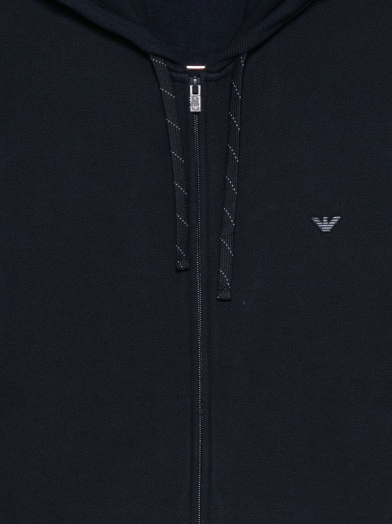 zip-up hoodie 3