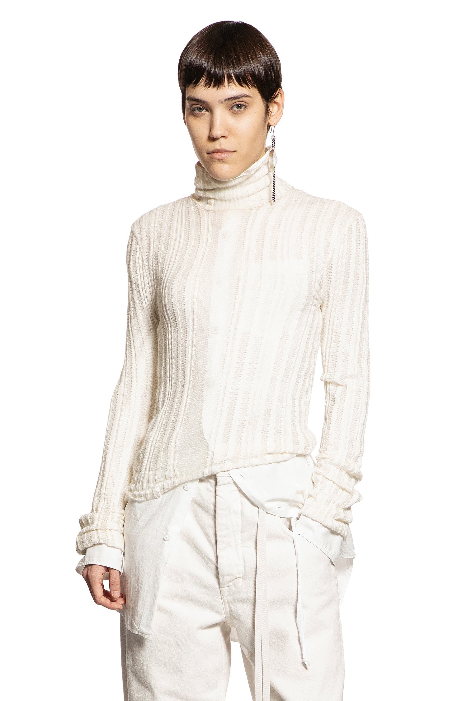 Aamu-Irregular-Rib-Turtleneck-Sweater - 5